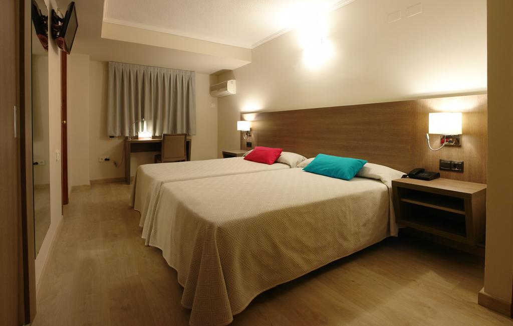Hotel Avenida Plaza Alzira Pokoj fotografie